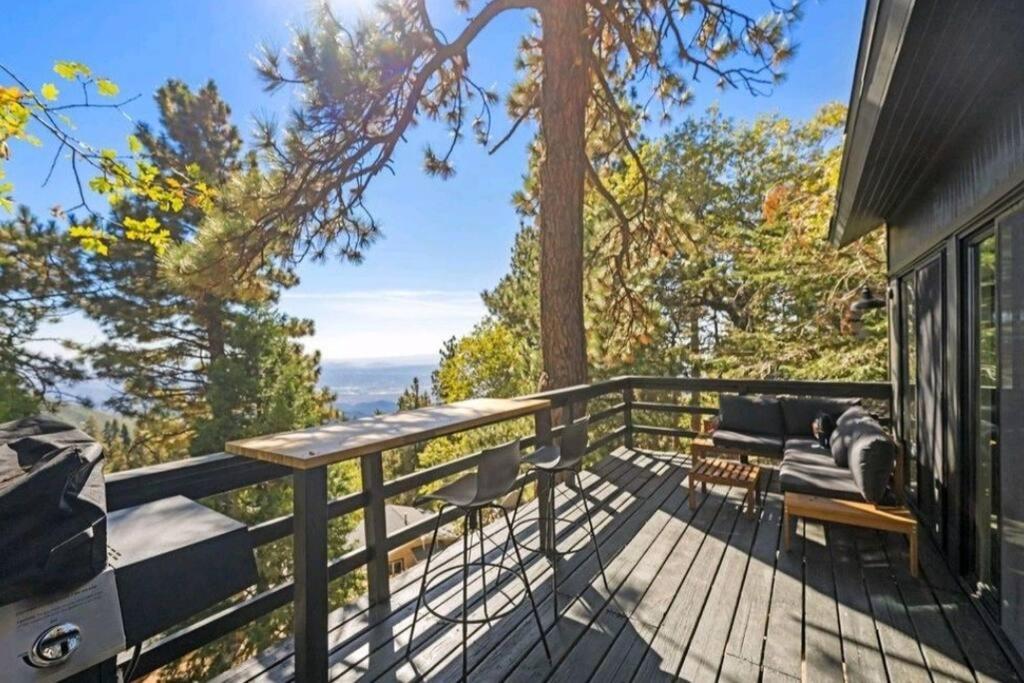Updated Mountain Cabin Retreat With 180 Views Off Deck And Balcony Running Springs Luaran gambar