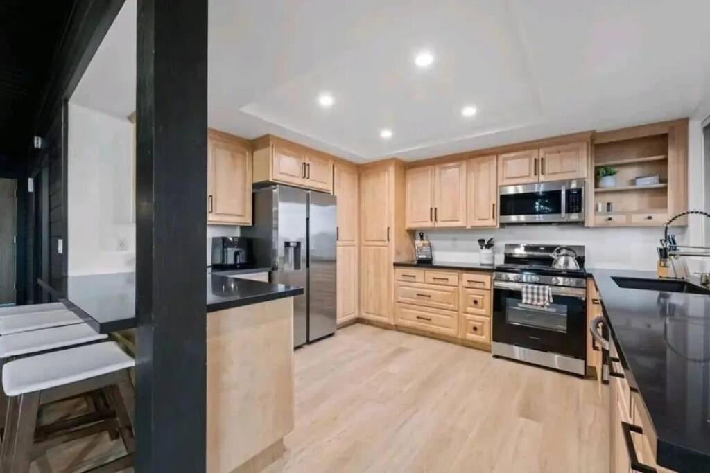 Updated Mountain Cabin Retreat With 180 Views Off Deck And Balcony Running Springs Luaran gambar