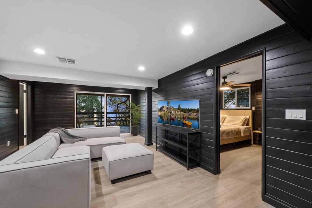 Updated Mountain Cabin Retreat With 180 Views Off Deck And Balcony Running Springs Luaran gambar